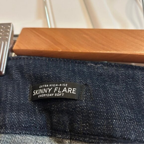 White House Black Market Extra High Rise Skinny Flare Jean Size 10 - Picture 3 of 3